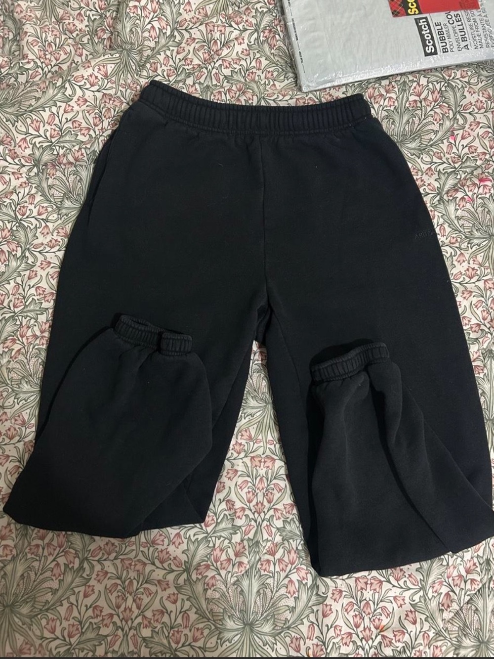 Aritzia Mega Sweatpants black